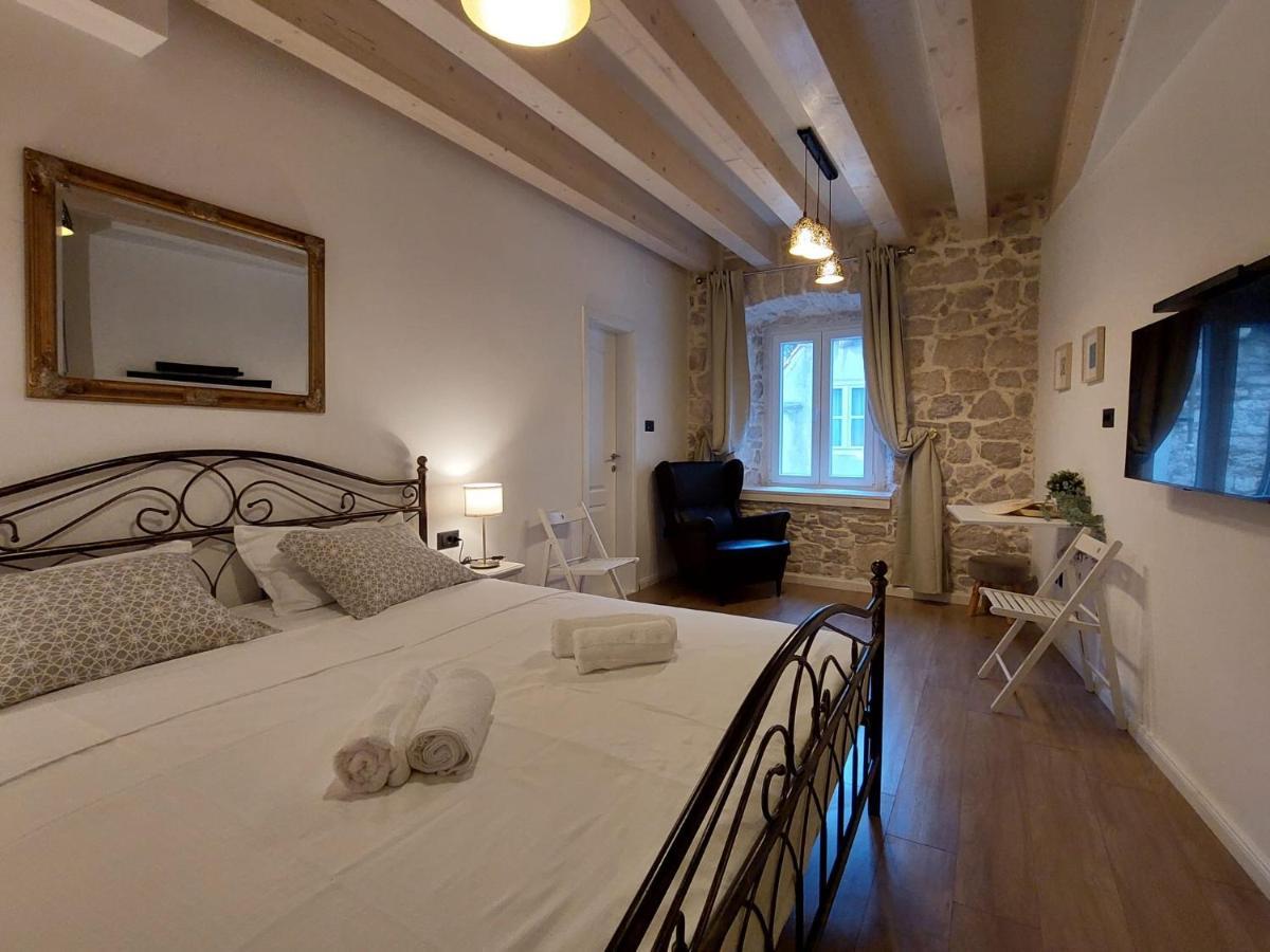 Central Palace Apartment Šibenik Eksteriør billede